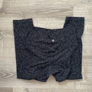 Lululemon Align 21 inch size 6 black leopard